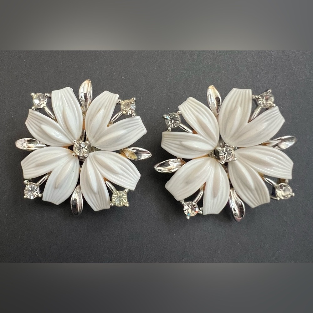 Lisner earrings - White Milk glass floral petals